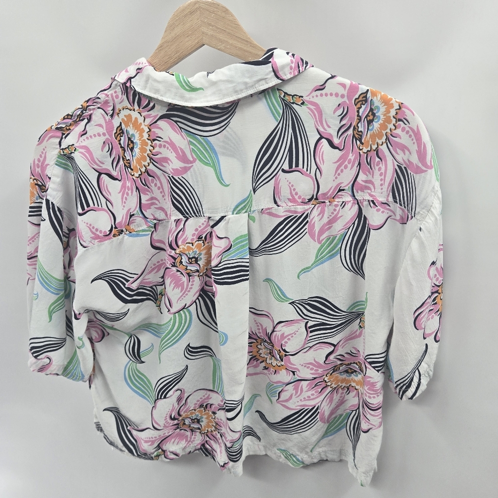 Levi's White Floral Cropped Button Down Size Small - Picture 2 of 12